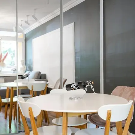 Comfort Near Old Town - Solidarnosci Apartment